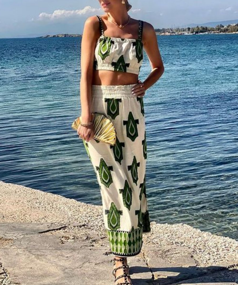 Conjunto de dos piezas con top corto y falda larga con estampado