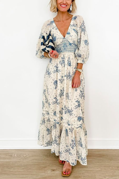 Vestido maxi con escote en V, cintura imperio fruncida y estampado