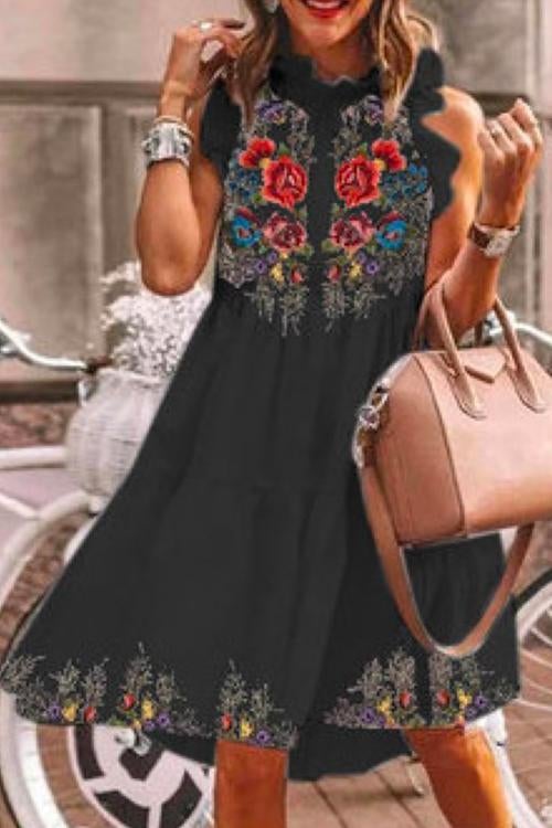 Ärmelloses Midikleid mit Rüschensaum, Blumenstickerei und Stufenrock