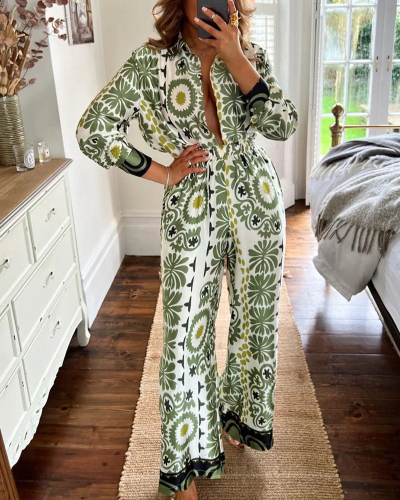 Conjunto de camisa de manga larga con botones y pantalones de pierna ancha de cintura alta con estampado