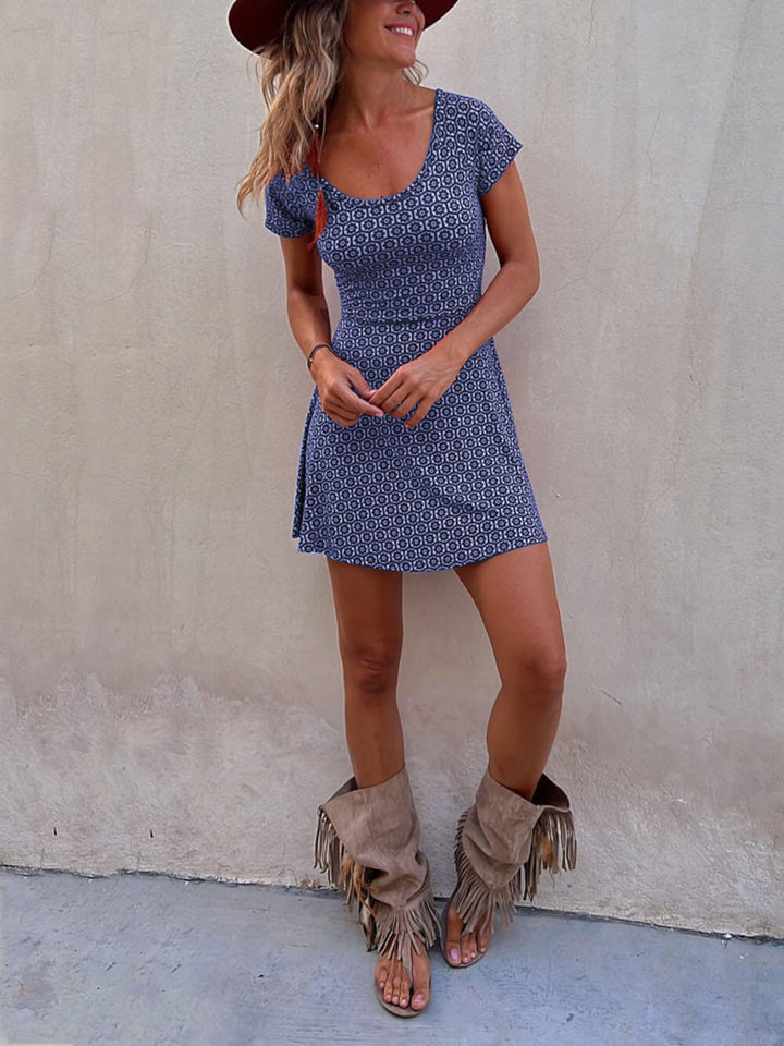 Vestido corto mini reversible con estampado y mangas cortas  