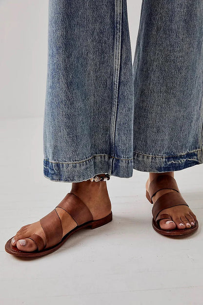 Asymmetric Cutout Plain Toe Ring Brown Sandals
