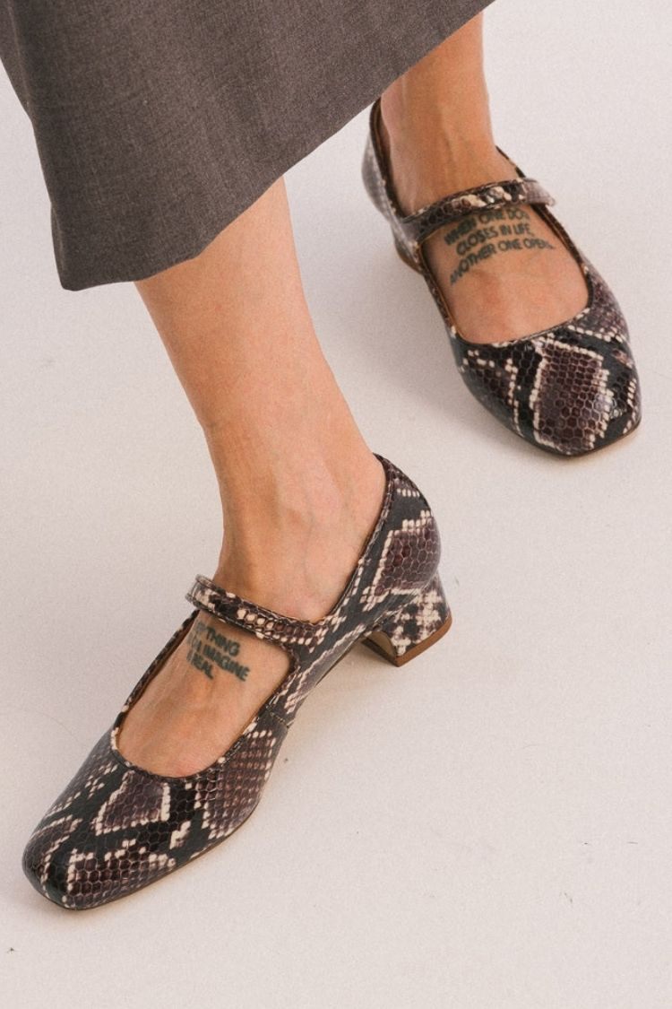 Mary Jane Blockabsatzschuhe mit Schlangenlederprint [Vorbestellung]