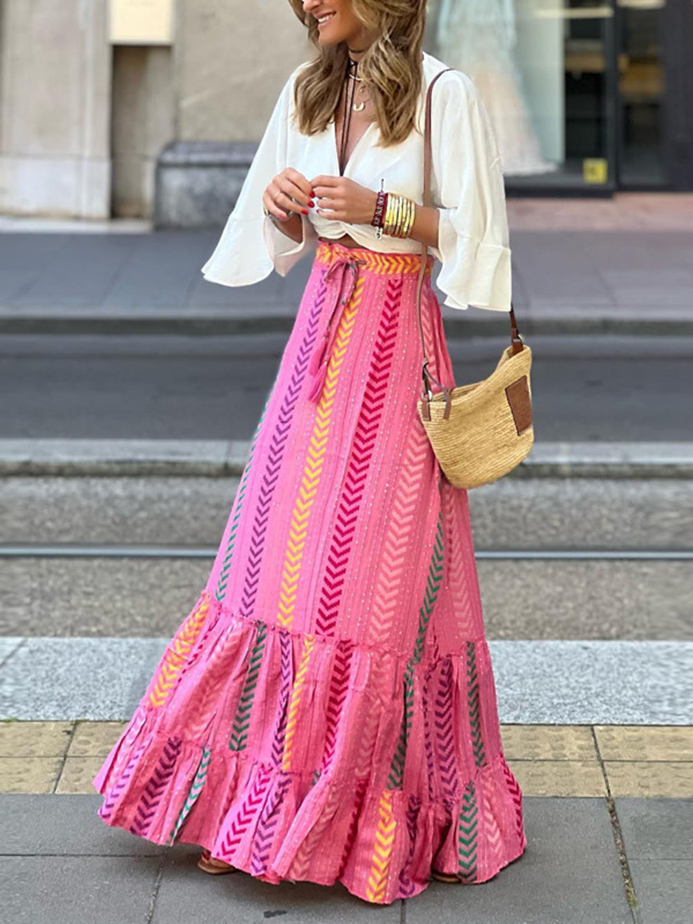 Falda maxi grande de vuelo con patrón de chevron, cintura alta y cordón  