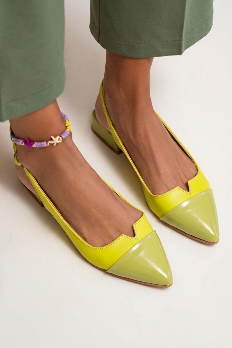 Cut-Out-Schnallen-Slingback-Ballerinas mit spitzer Zehenkappe