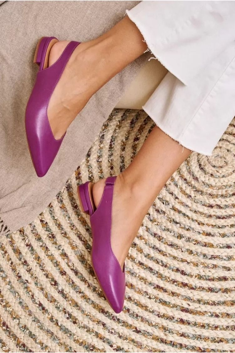 Glänzende spitz zulaufende Slingback-Ballerinas in Lacklederoptik [Vorbestellung]