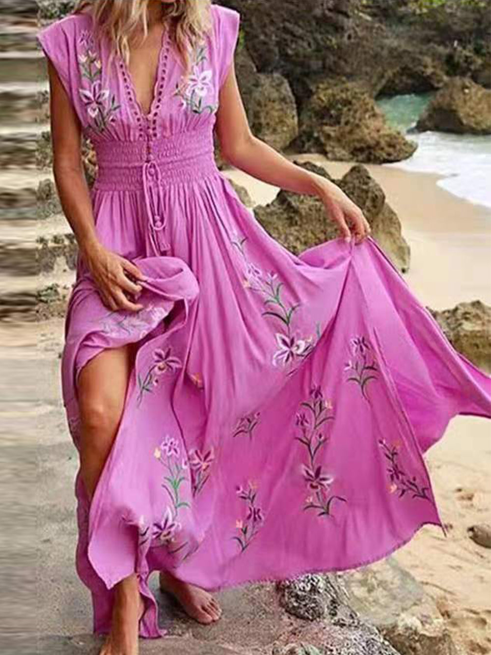Vestido Maxi com Decote em V, Bordado e Cintura Franzida