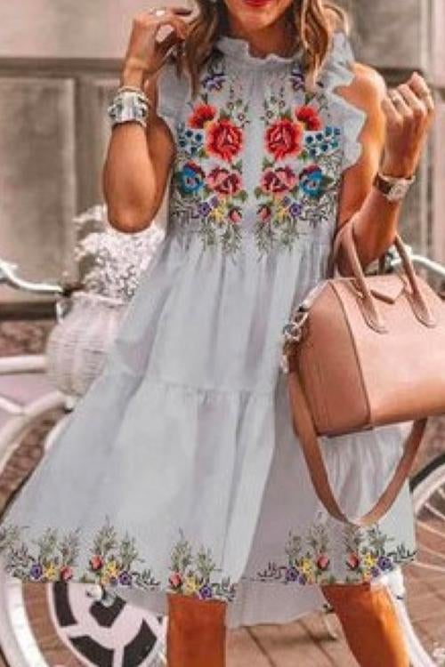 Ärmelloses Midikleid mit Rüschensaum, Blumenstickerei und Stufenrock