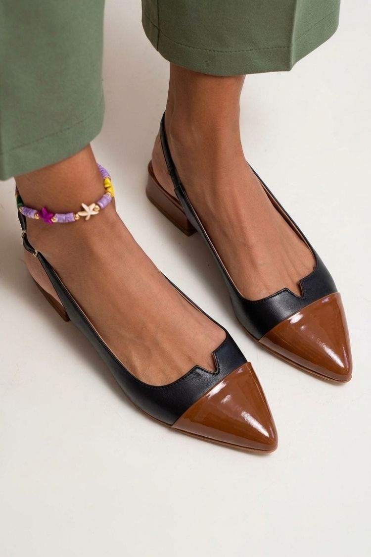 Cut-Out-Schnallen-Slingback-Ballerinas mit spitzer Zehenkappe